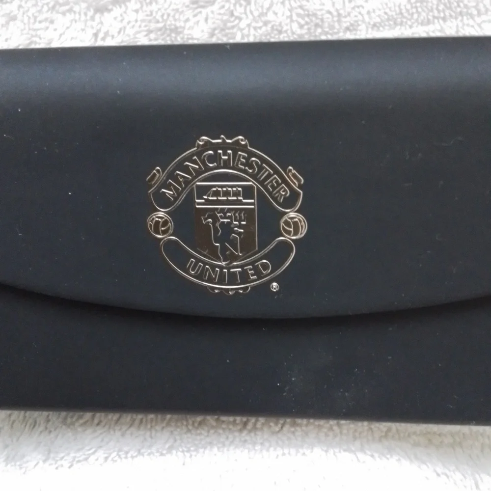 Manchester United Maui Jim Limited edition sunglasses case